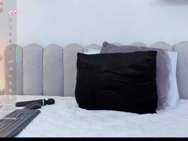 adiila on BongaCams 