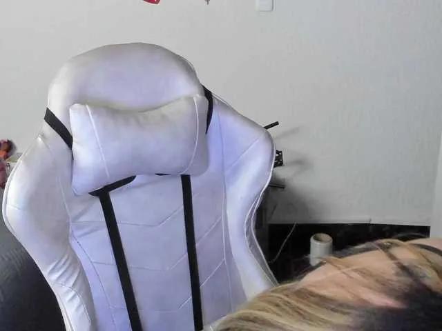 AndreinaSuann on BongaCams