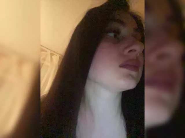 BabyMilia717 on BongaCams 