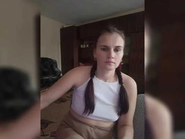 Caroline69 on BongaCams