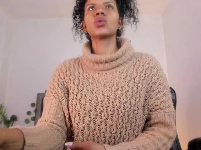 Ellie-Alves on BongaCams 