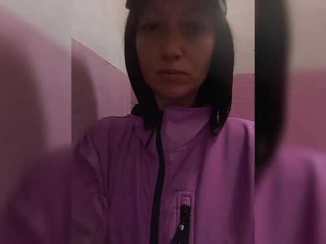 Lena-33 on BongaCams