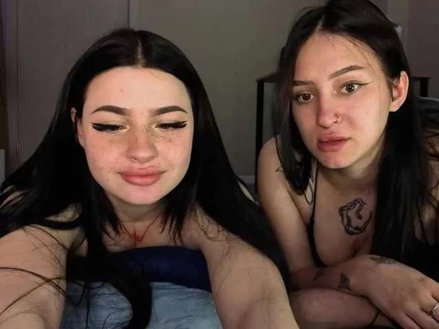 LisaAndDenis on BongaCams