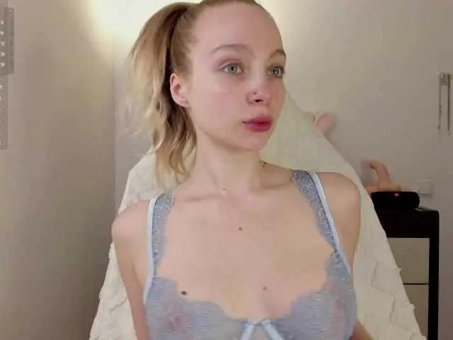 LISABABYMETAL on BongaCams