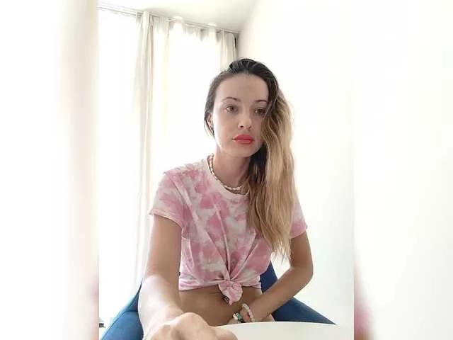Lola3000 on BongaCams 