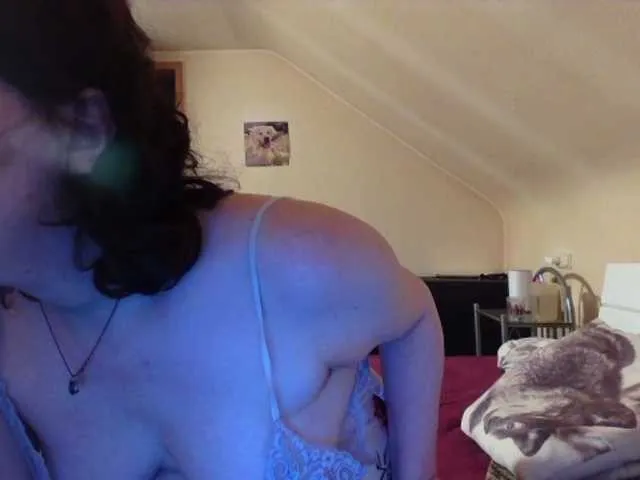 Lucy2025 — cam2cam