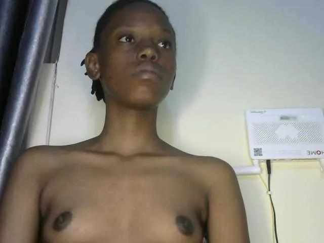 Lustyluna2 on BongaCams