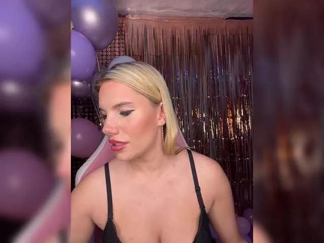 LYLAtop on BongaCams 