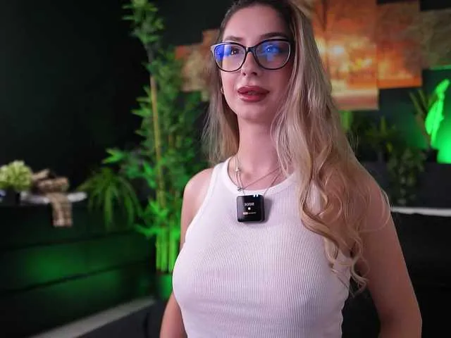 MaddieBryggs on BongaCams 