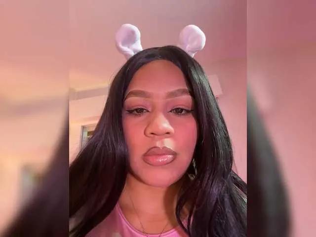 Maddiebumb on BongaCams