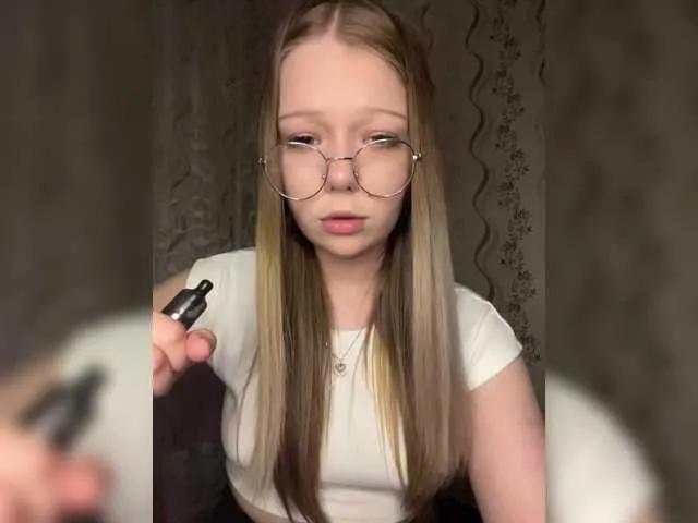 MelMooon on BongaCams