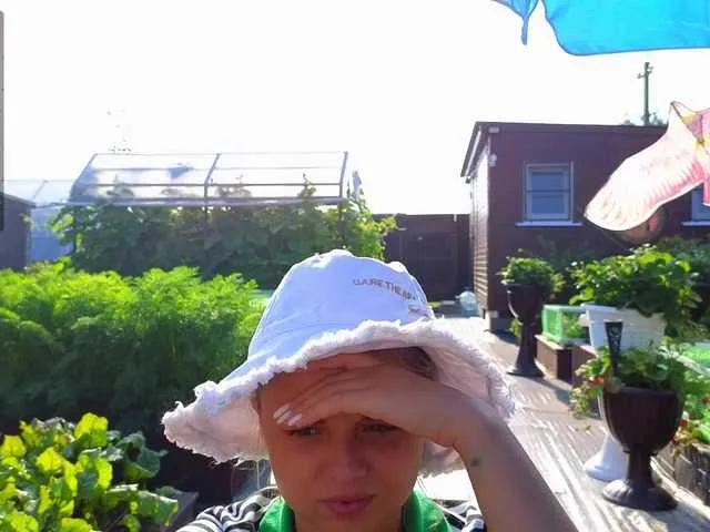 misss-vikki on BongaCams