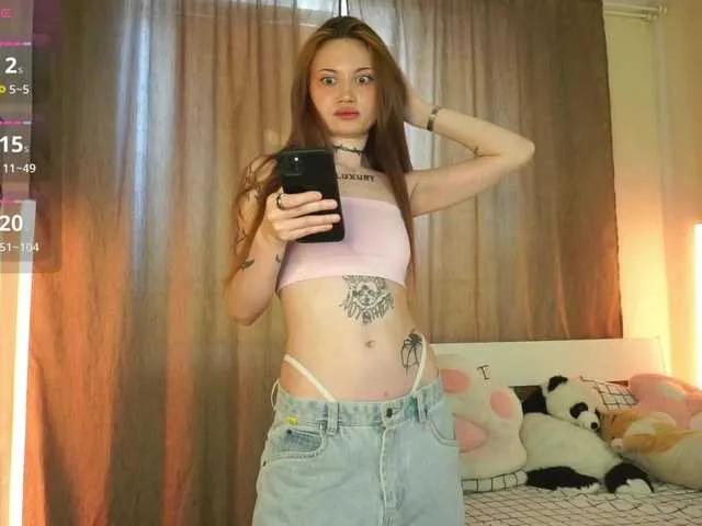 PLUXURY- on BongaCams