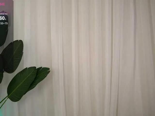 PureEllie on BongaCams