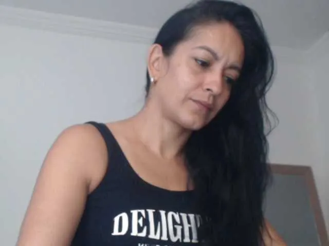 seiya5 — soy una chica latina muy caliente y juguetona