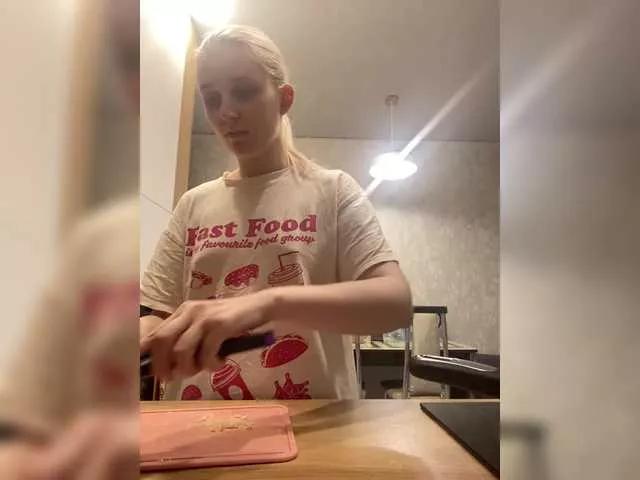 sweeteRose on BongaCams 