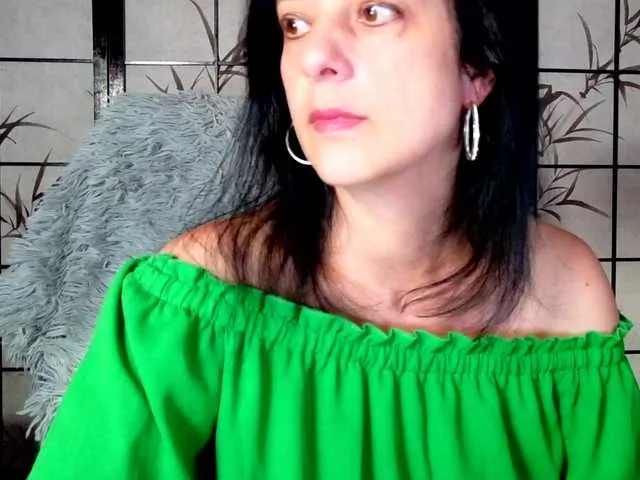 SweetLongLips on BongaCams 