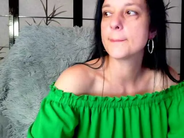 SweetLongLips on BongaCams 