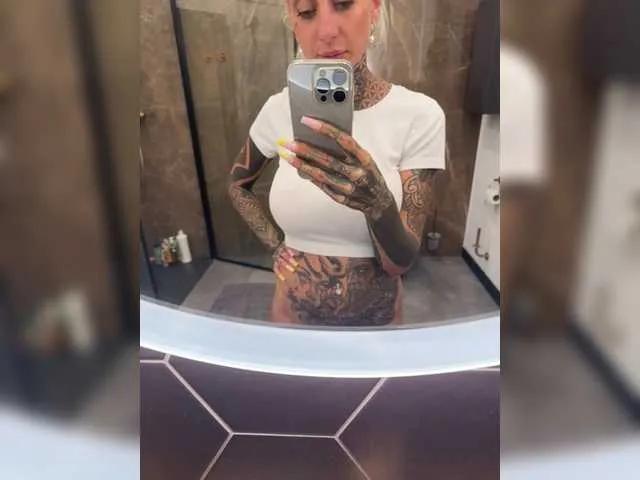 TattooBarbie1 on BongaCams