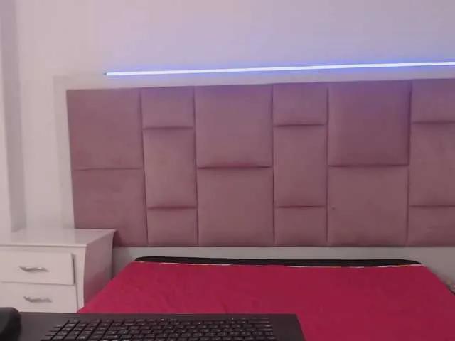 Taylorymax on BongaCams