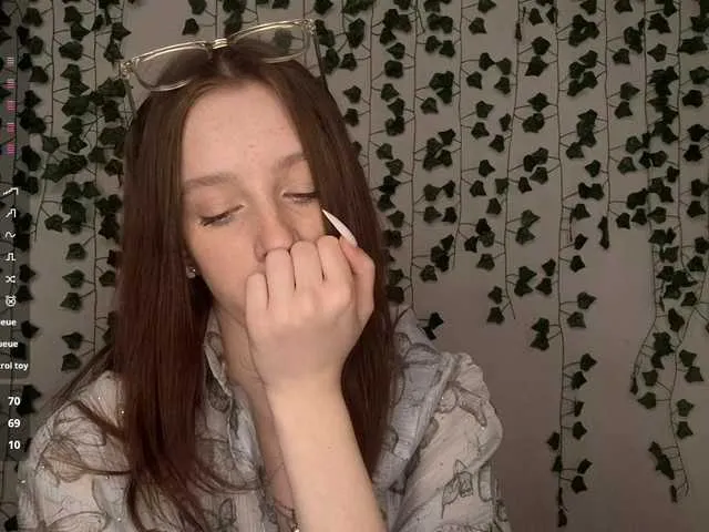 VikkiShon on BongaCams