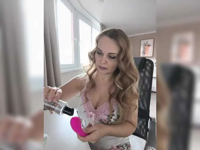 XxxSexyMilfxxX on BongaCams 