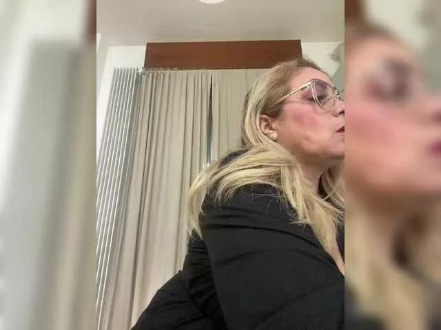 zhamira-daal on BongaCams