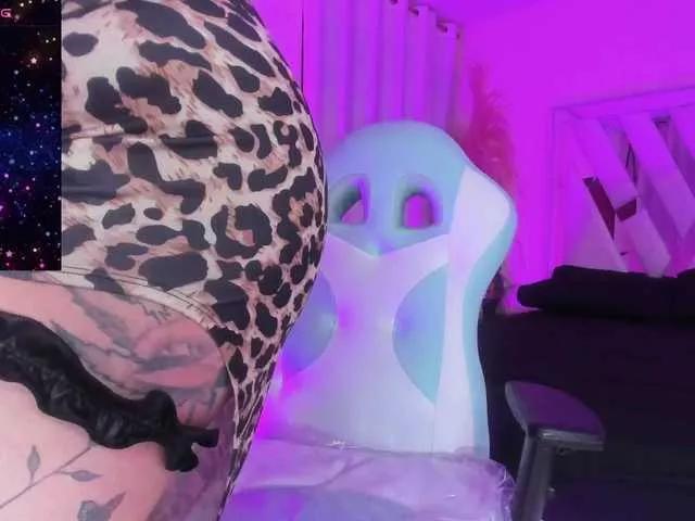 zully-jones on BongaCams 