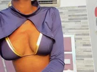 alana-roos on CamSoda 