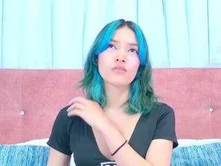 alliciakim18 on CamSoda 