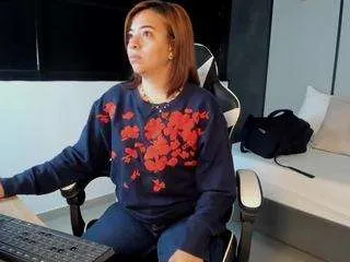 alma-fenix on CamSoda 