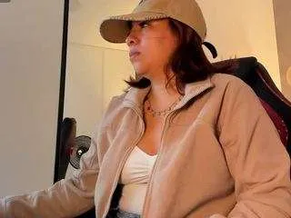 alma-fenix on CamSoda 