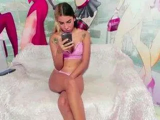 amazing-room69 on CamSoda 