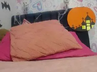 ana-bullock on CamSoda 