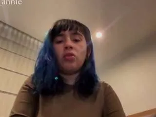 annie-snow on CamSoda 