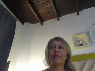 arianaspate on CamSoda 