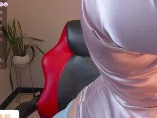 ariannakey on CamSoda 