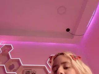 bella-rossi on CamSoda 