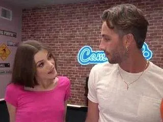 boobs-and-billiards on CamSoda