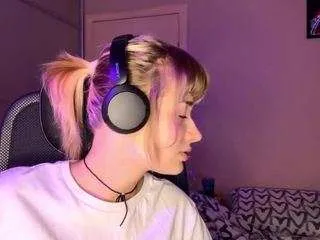 christenawasiuta — Stand up [29 tokens remaining]