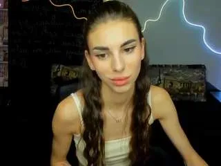 emmigreen on CamSoda 