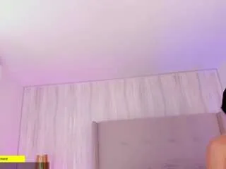 emmily-z on CamSoda 