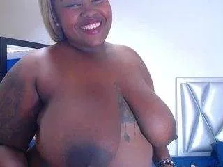 exotic-karmella on CamSoda