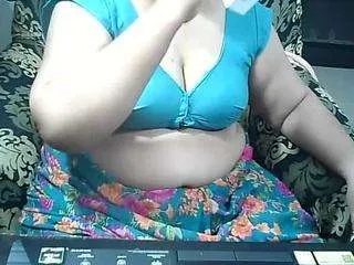 indianbhabimilf40 on CamSoda 