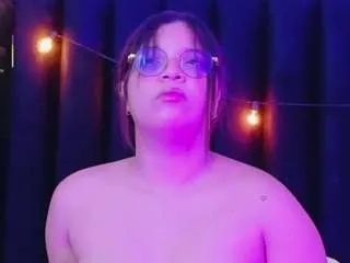 innocenthazel on CamSoda 