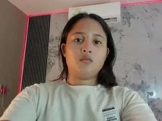 laly-cherry on CamSoda 