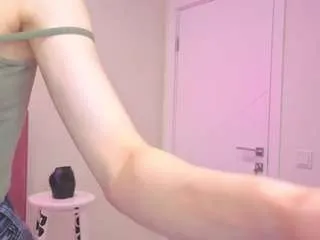 liliflowerr on CamSoda 