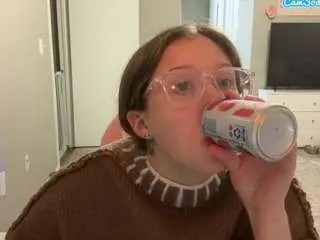 lovestobespoiled245 on CamSoda