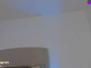 maddy-hot on CamSoda 