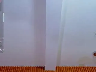 miss-dinah on CamSoda 